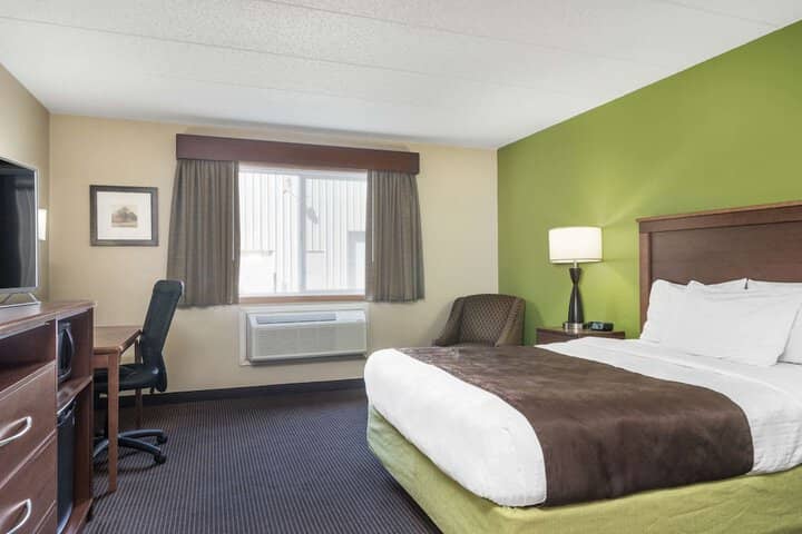 Room 8 of 17