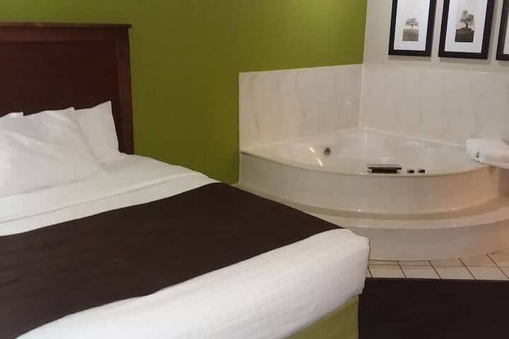 Room 6 of 17