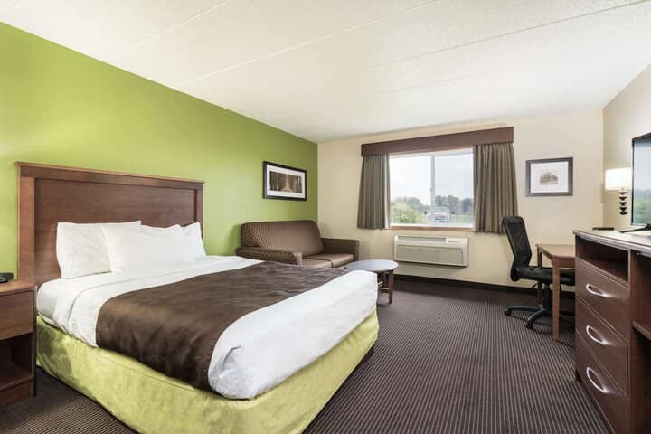 Room 10 of 17